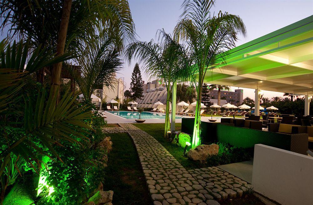 Frixos Suites Hotel Apartments Larnaca Ngoại thất bức ảnh