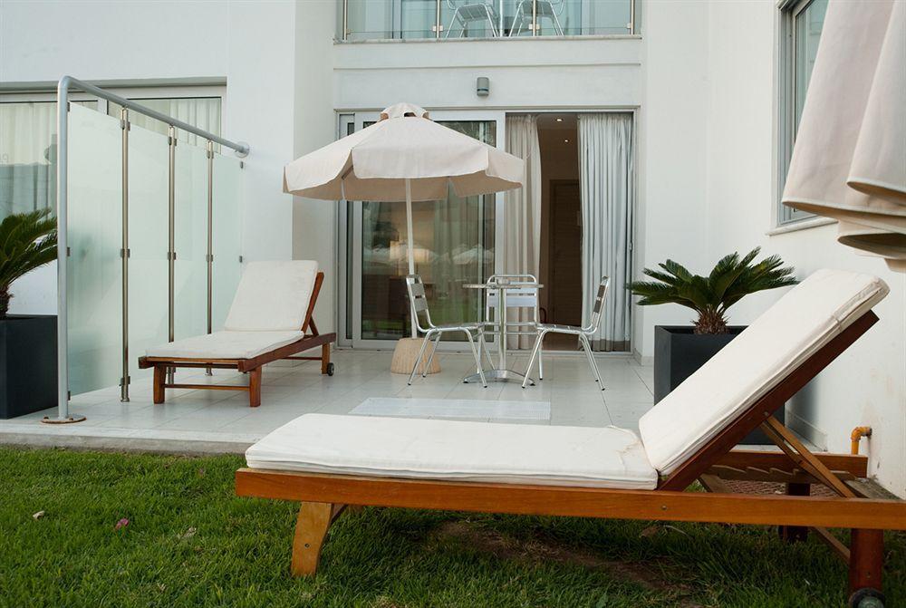 Frixos Suites Hotel Apartments Larnaca Ngoại thất bức ảnh