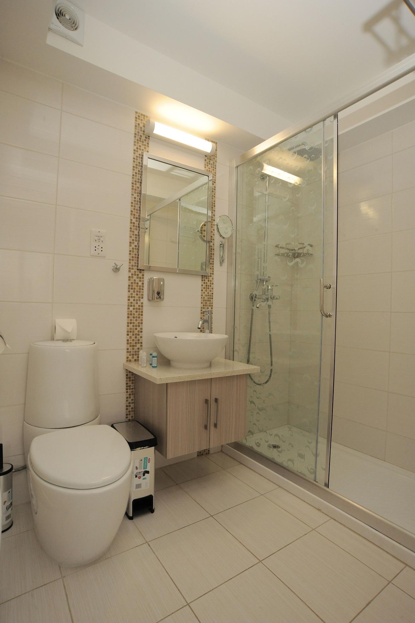 Frixos Suites Hotel Apartments Larnaca Ngoại thất bức ảnh