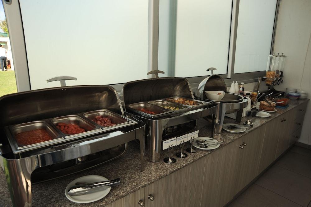 Frixos Suites Hotel Apartments Larnaca Ngoại thất bức ảnh