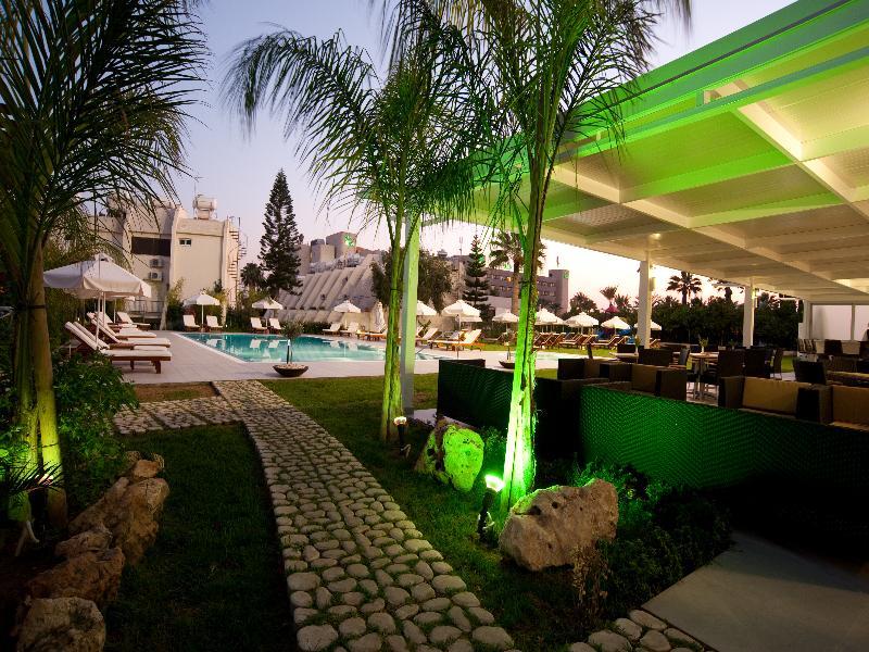 Frixos Suites Hotel Apartments Larnaca Ngoại thất bức ảnh
