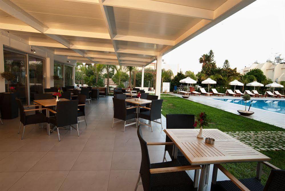 Frixos Suites Hotel Apartments Larnaca Ngoại thất bức ảnh