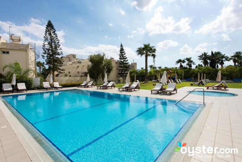 Frixos Suites Hotel Apartments Larnaca Ngoại thất bức ảnh